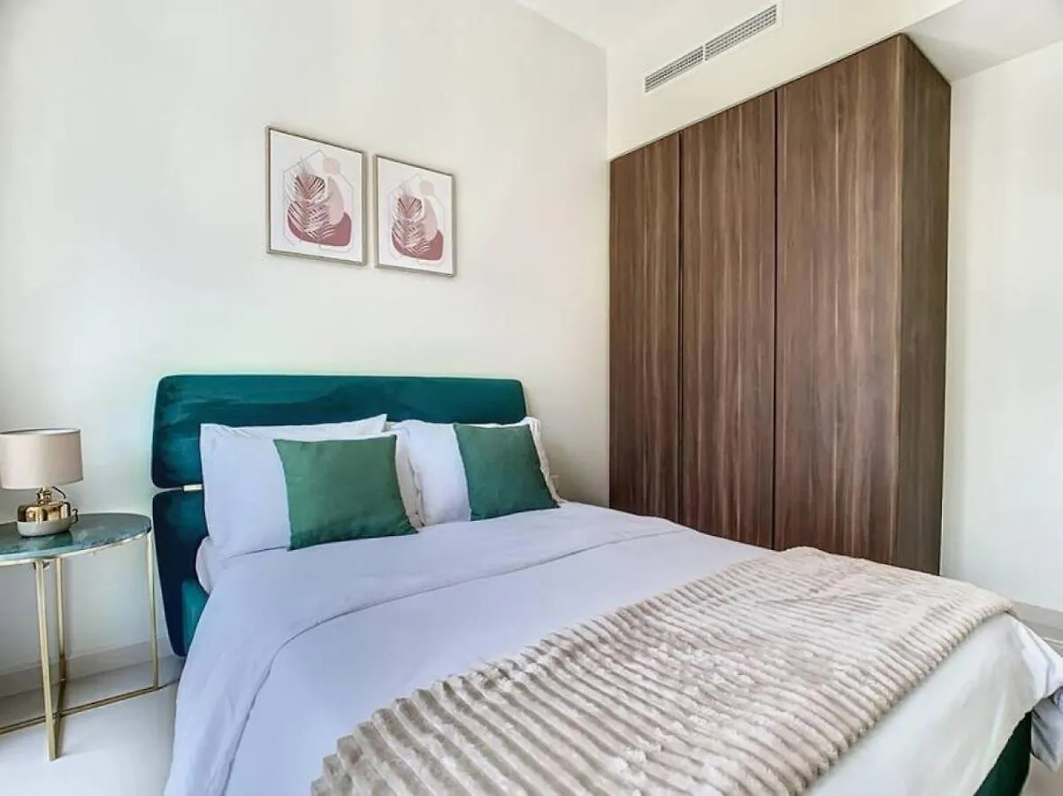 Apartment Key View - Reva Residence Dubai